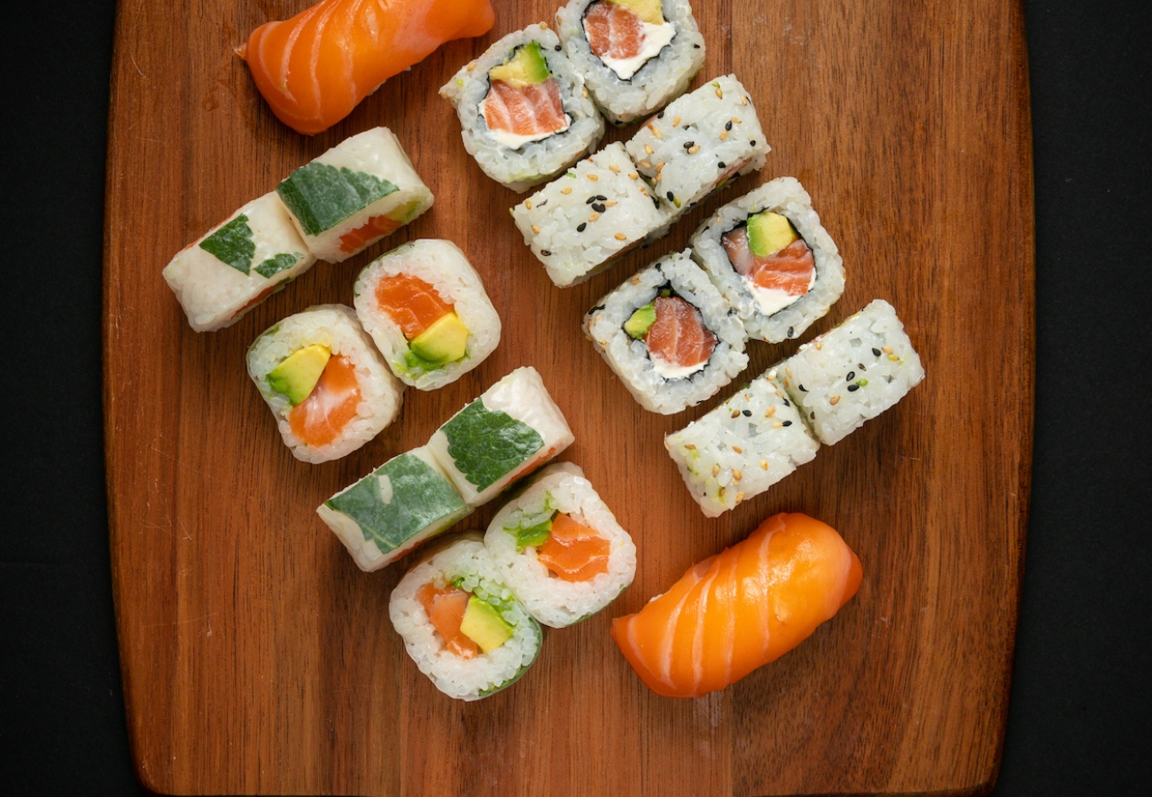 Tout saumon 18 pièces (California rolls / Nigiris / Spring rolls)